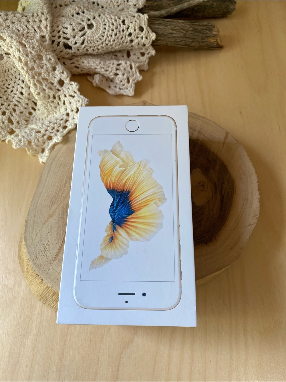 Apple Retail Box Only (Gold and Blue Accents)